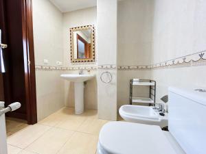 Cómodo apartamento con piscina by beBalmy