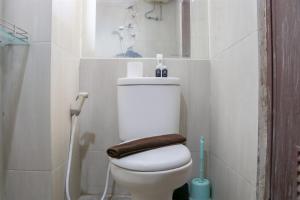 Modern 2BR at Apartment Gateway Ahmad Yani Cicadas By Travelio