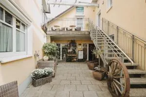 弗特克内赫特潘森酒店 - 杰汀根施帕赫