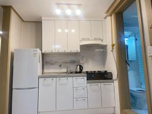 江南新论岘地铁站单间公寓可住四人4b