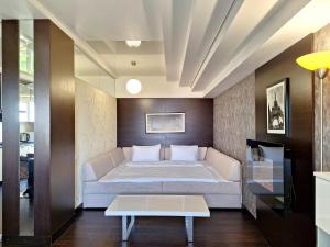 Найбільше ліжко у Полтаві Мережа Alex Apartments Цілодобово безконтактне заселення