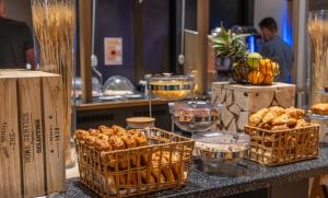 Hotels Brit Hotel Ker Lann Aeroport - Parc Expo : photos des chambres