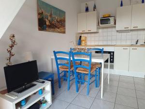 Entre plage et marina T2 climatisé avec piscine collective-5HR213