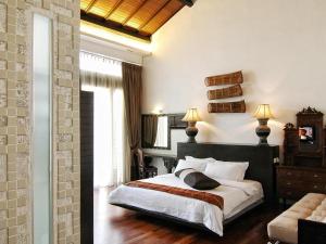 Courtyard at Heeren Boutique Hotel