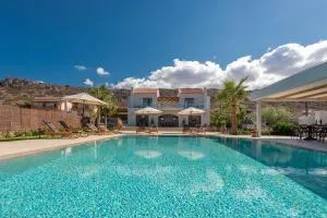 Aquarella: Stunning Villa with Pool Steps to Sea - Sísion