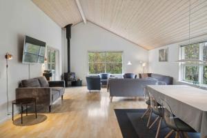 Lovely Holiday Home In Pøt Strandby