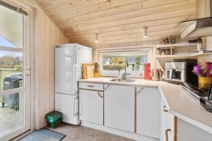 Cozy Holiday Cabin Near Grindsted