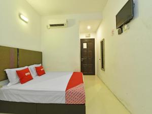 Capital O 90556 Hotel Cherita Rooms