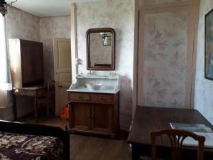 Maisons de vacances Maison conviviale avec jardin a Vauban, 4 chambres : photos des chambres