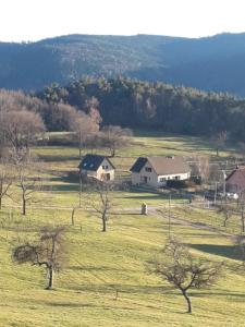 Belle Maison 300m2 - 8 pièces grand séjour salle à manger - cuisine équipée - 15 personnes - Vues panoramiques !