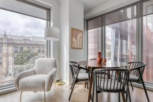 Soma 2br w pet spa gym on-site yoga SFO-1479