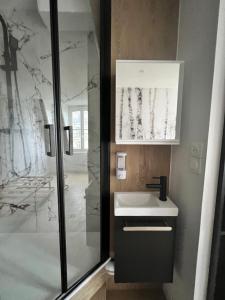 Batignolles, Montmartre Chambre 12m2 , Metro 13 et 14