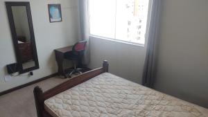 Apartamento com 03 quartos, vista para o mar, com suíte, 2 elevadores e garagem