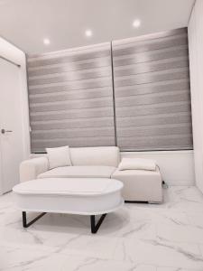 5 seconds to Dongmyo Station