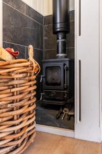 Unique Double Shepherds Hut Hideaway - Pembrokeshire