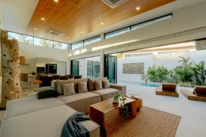 Fully renovated Pool Villa 4BR Bangtao and Layan Beach in Cheong Thalea, Phuket