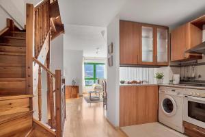 Argualas - Triplex con piscina - By CARDI Suites