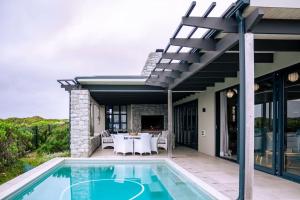 Luxury Beach House in Romansbaai Estate