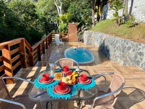 Gray House - Com piscina pertinho do mar!