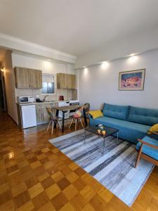 Cozy Corner, One-Bedroom Flat