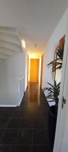 private rooms in luxury villa, free parking, close to the center