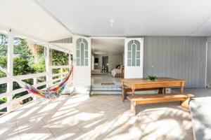 Gray House - Com piscina pertinho do mar!