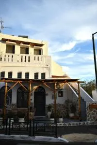 THE HOUSE ON THE ROCK - Antimácheia