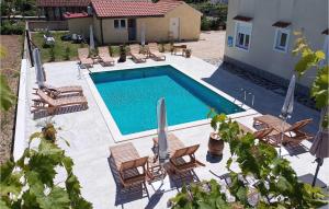 Amazing Apartment In Lopar With Wifi 