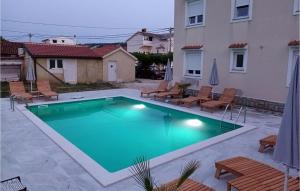 2 Bedroom Amazing Apartment In Lopar