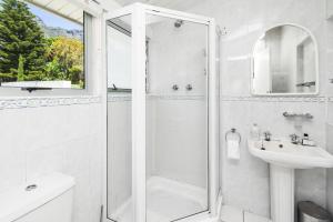 Atlantic Sunsets Villa with magnificent uninterrupted Ocean and Mountain views in Camps Bay