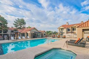 Athwart TPC - Pools, Gym&Tennis H2162