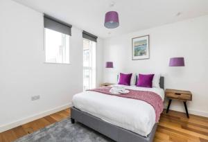 Split Level 3 Bedroom Top Floor Flat