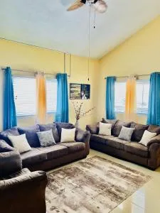 Morgan' s Two Bedroom Retreat - Linstead