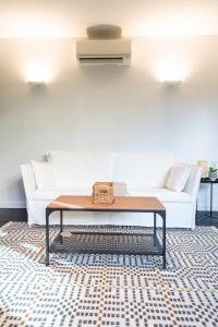 Gorgeous 1-Bed Apartment with a Rooftop Pool