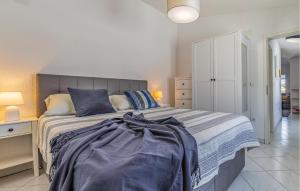 1 Bedroom Stunning Apartment In Medulin 