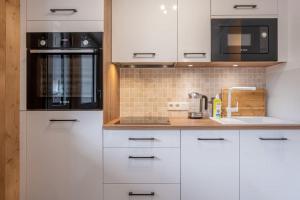 Clos Savoy - New Apartment Close to City center & Free parking - By Cozee Rentals