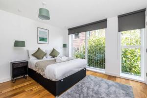 Split Level 3 Bedroom Top Floor Flat