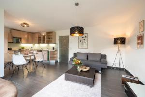 modernes Apartment mit Terrasse