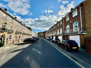 John Street Stays - Hythe