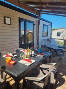 Campings MAS DES LAVANDES : photos des chambres