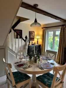 Stunning Cosy Cottage in Hampshire Oakley