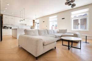 Luxurious and spacious 4BR in historical downtown