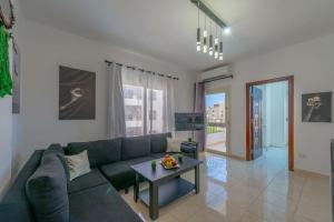 Luxury apartment on the pool