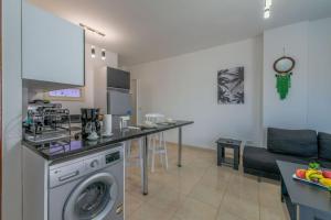 Luxury apartment on the pool