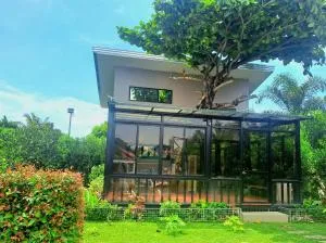Entire Loft House Patio & Garden, Belle's Homestay - Orion