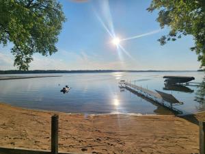 Family Shoreline Hideaway