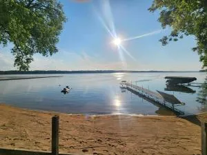 Family Shoreline Hideaway - Webster