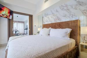 Chic Centric 1BR Apt, King Bed