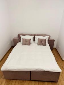 Beautiful apt with two bedrooms