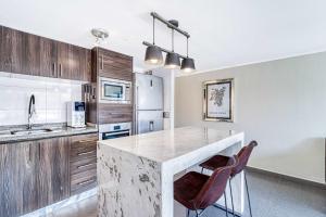 Golf Living - Terrace & City Views